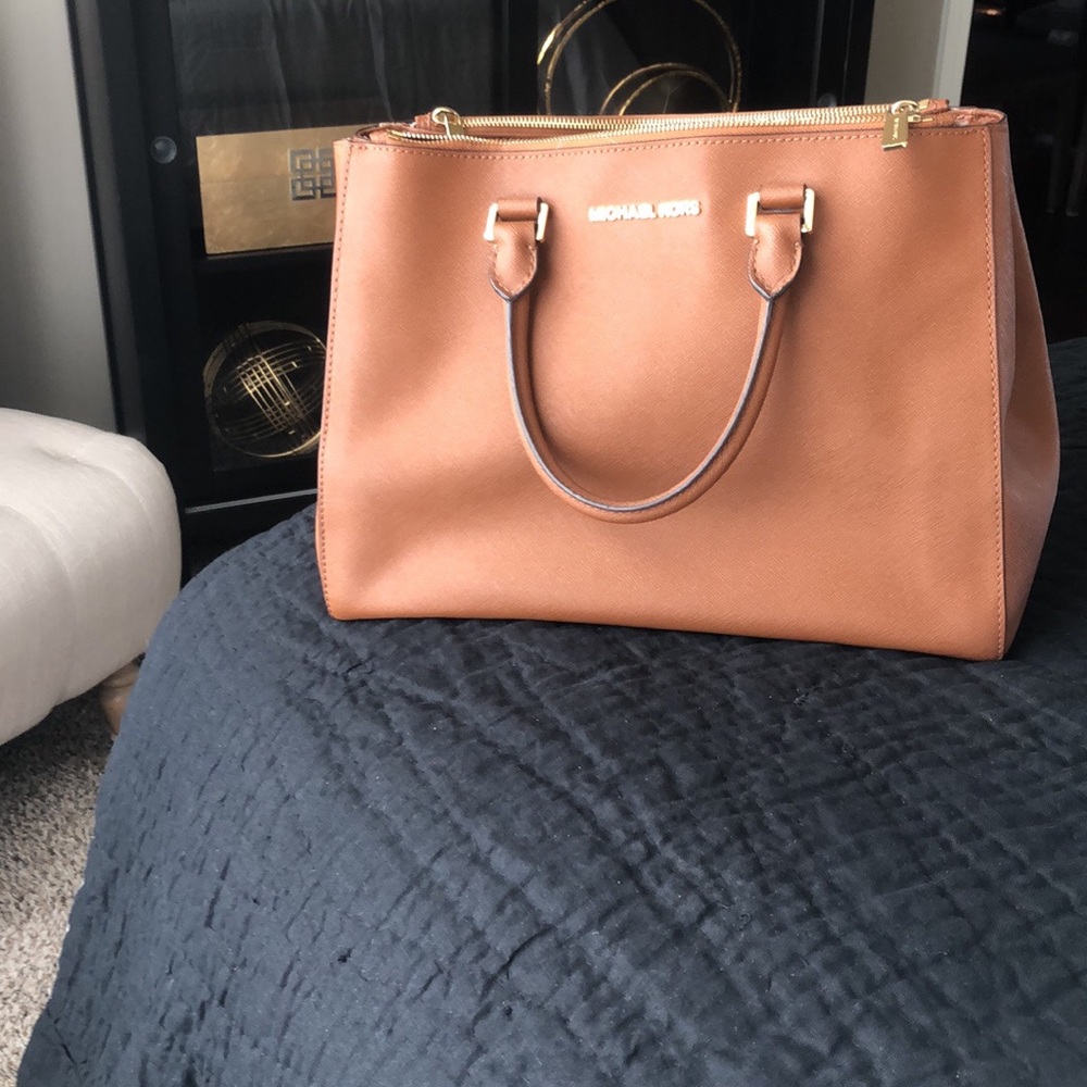Gorgeous camel color Michael kors purse